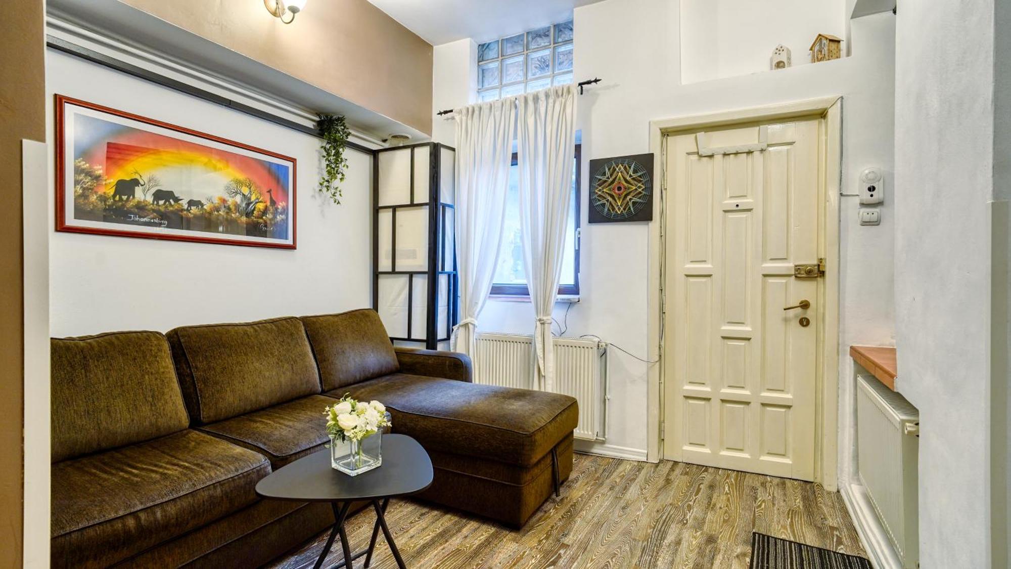 Intimo Oldtown Romantic Apartment Brasov Ngoại thất bức ảnh