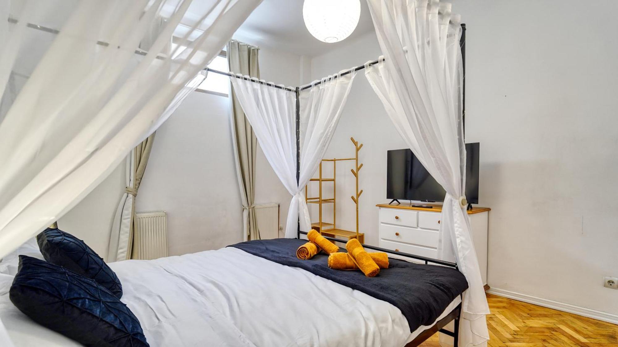 Intimo Oldtown Romantic Apartment Brasov Ngoại thất bức ảnh