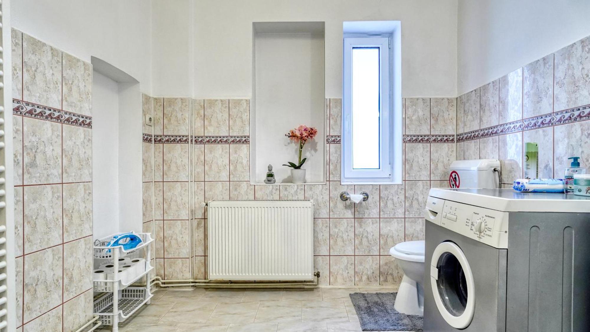 Intimo Oldtown Romantic Apartment Brasov Ngoại thất bức ảnh