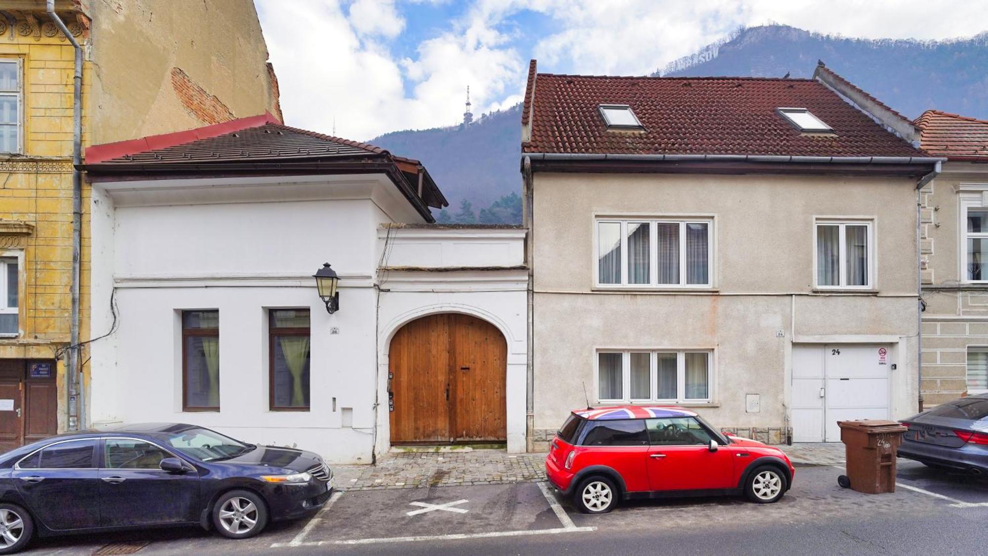 Intimo Oldtown Romantic Apartment Brasov Ngoại thất bức ảnh